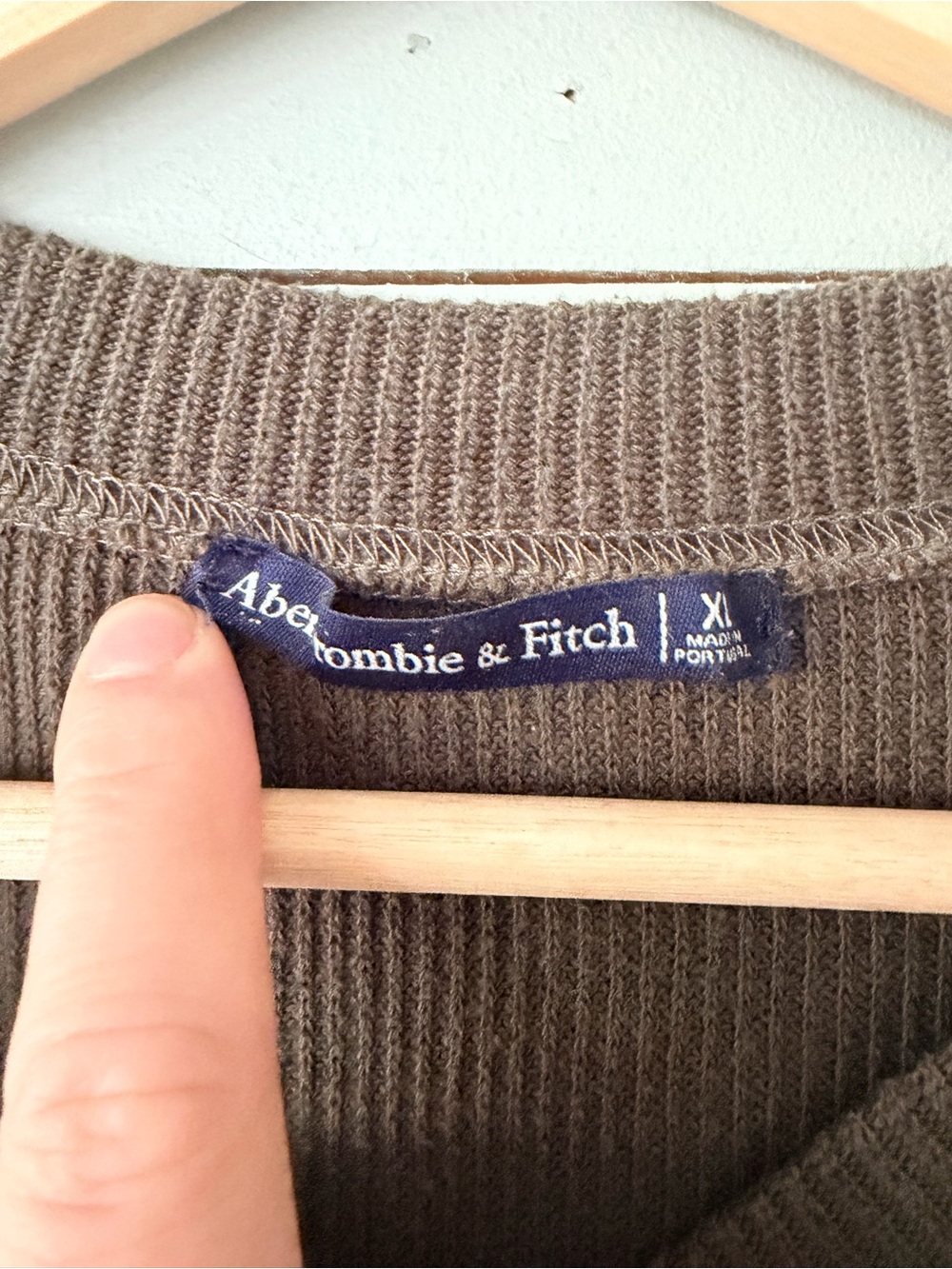 Abercrombie & Fitch Brown Ribbed Tie Front Crop Top Size XL - Picture 3 of 4